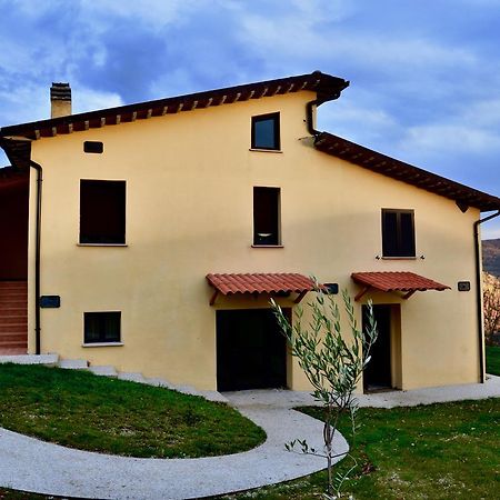 Agriturismo Il Viandante Valfabbrica ภายนอก รูปภาพ